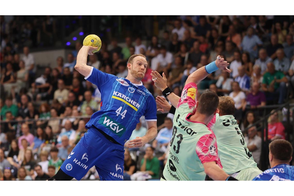 TVB Stuttgart bricht gegen Füchse komplett ein TVB-Rückraumspieler Lenny Rubin erzielte fünf Tore.