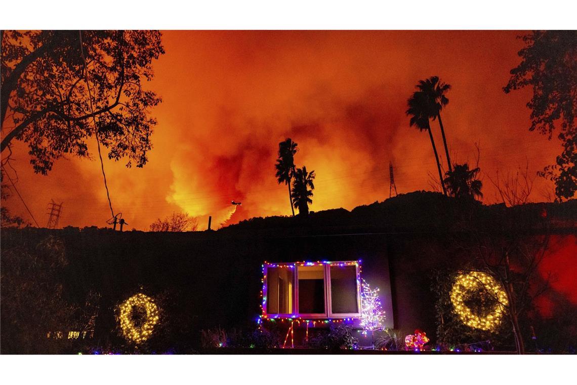12.000 Häuser verbrannt, 58.000 weitere gefährdet – „Können jetzigen Zustand nicht länger aufrechte Über 12.000 Häuser sind in Los Angeles bereits verbrannt.