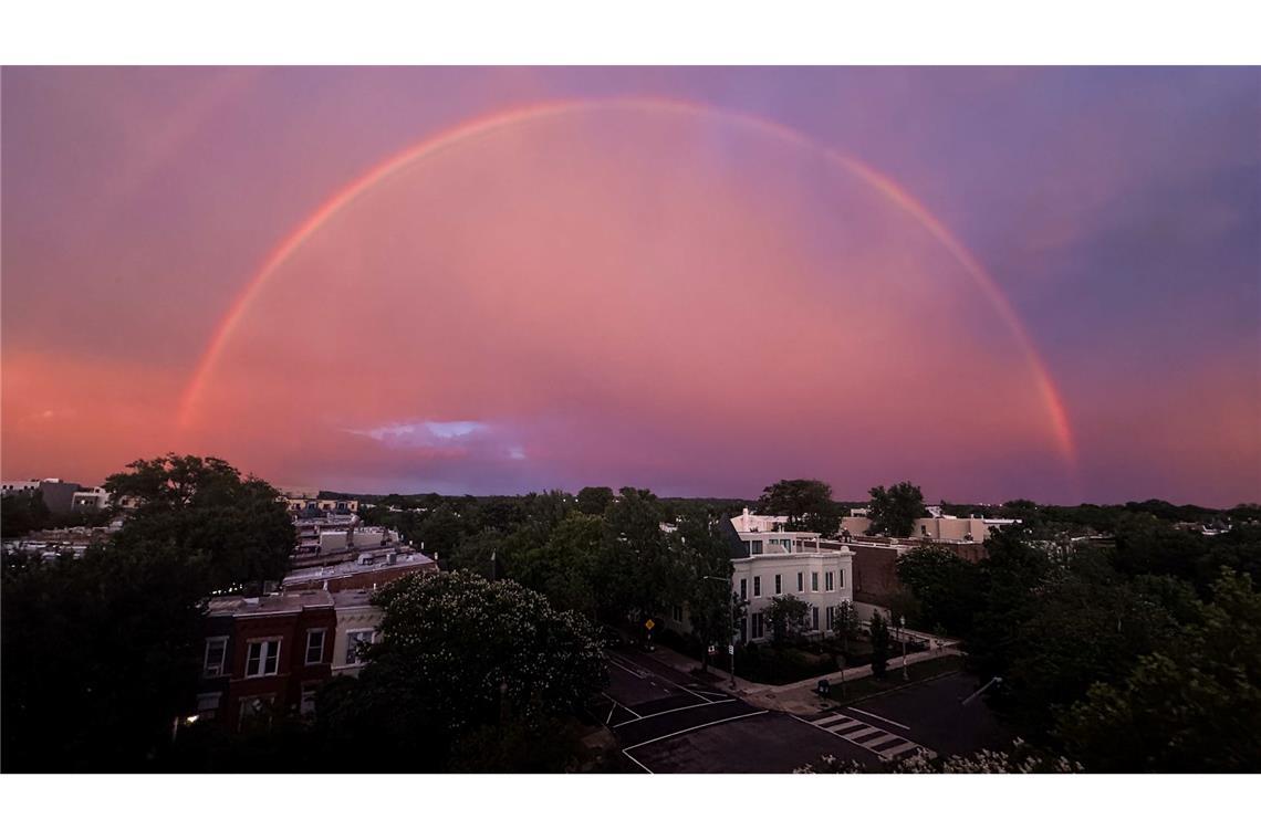 Über dem Stadtteil Capitol Hill in Washington ist ein doppelter Regenbogen zu sehen.