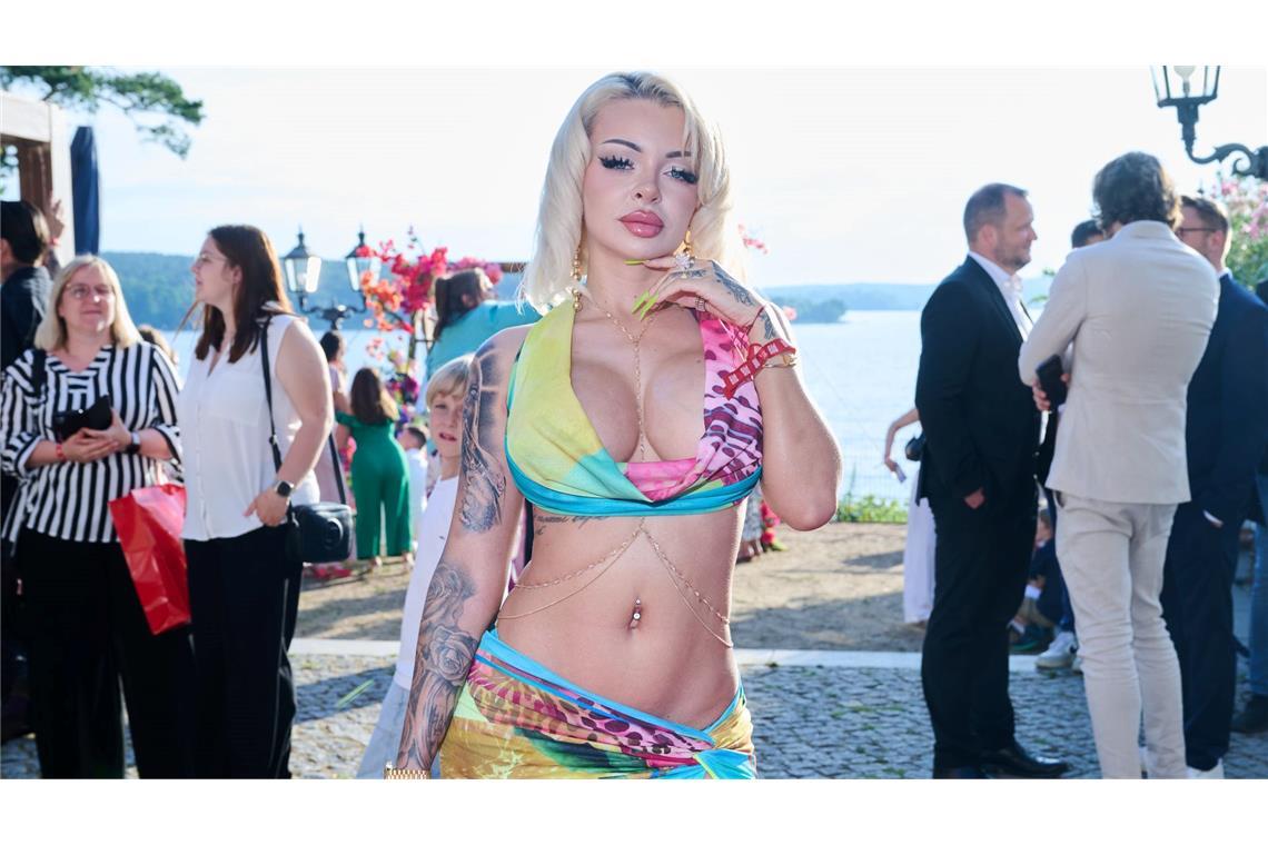 Über die Strafe für Rapperin Katja Krasavice sollte eigentlich öffentlich verhandelt werden - nun wurde der Termin aufgehoben. (Archivbild)