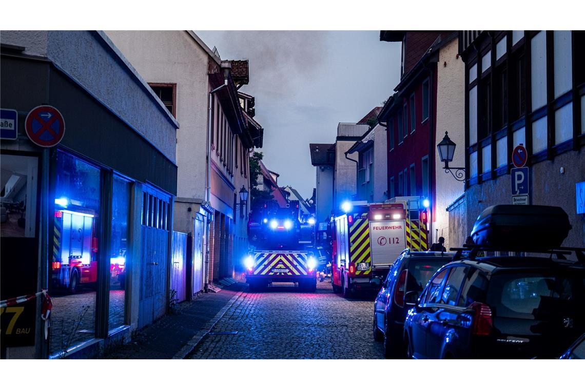 Großbrand in Villingen-Schwenningen - Gebäude eingestürzt Über eine mögliche Ursache des Großbrandes konnte die Polizei und Feuerwehr noch keine Angaben machen.
