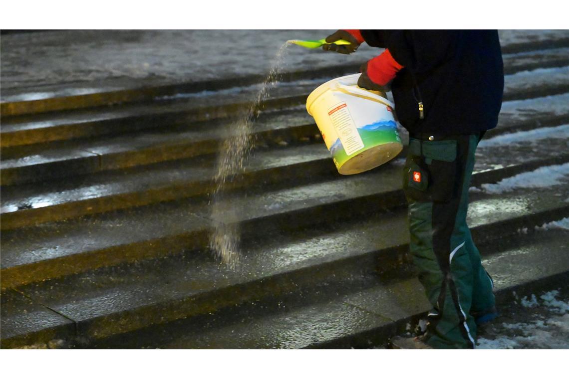 Auf Schnee folgen Eis und Glätte - Keine Schule in NRW