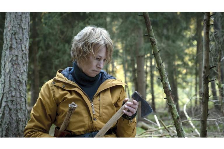 Überleben auch ohne Dienstausweis, damit muss man erst mal klar kommen:  Corinna Harfouch als Susanne Bonard in „Gefahrengebiet“