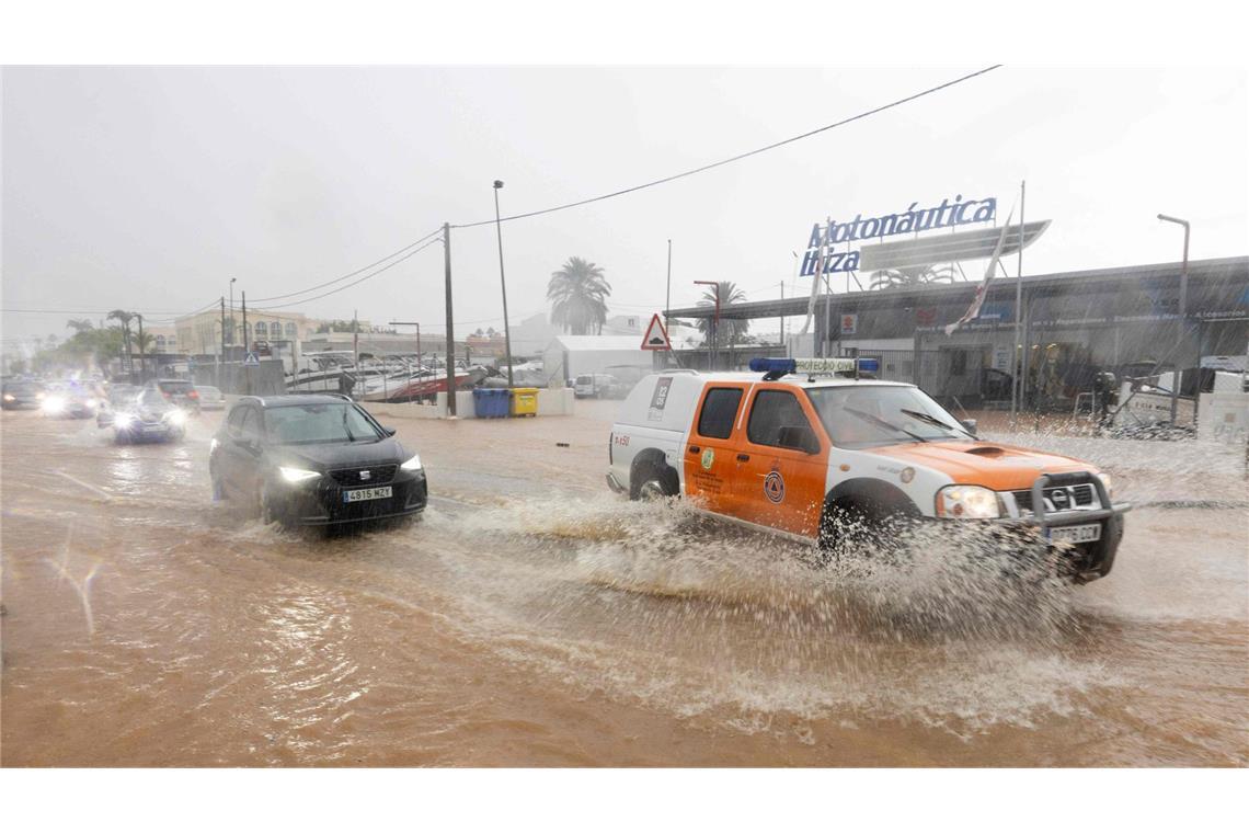 Ibiza-Sturm mit 300 Liter Regen - 220 Menschen evakuiert Überschwemmungen auf Ibiza.