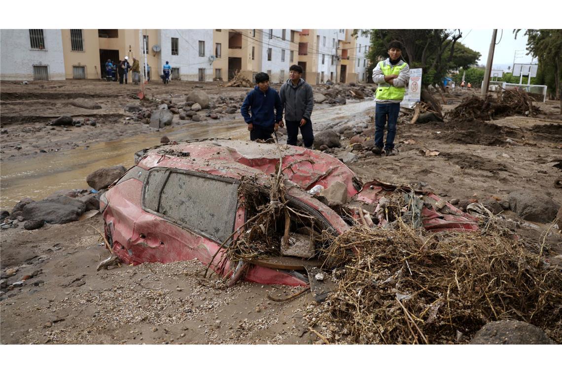 Überschwemmungen nach starkem Regen in Peru