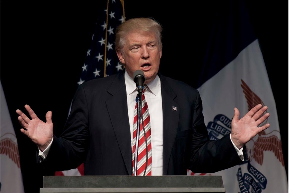 Um wie viel Uhr hält Donald Trump seine Rede? Um 18:00 Uhr geht die Vereidigungszeremonie los.