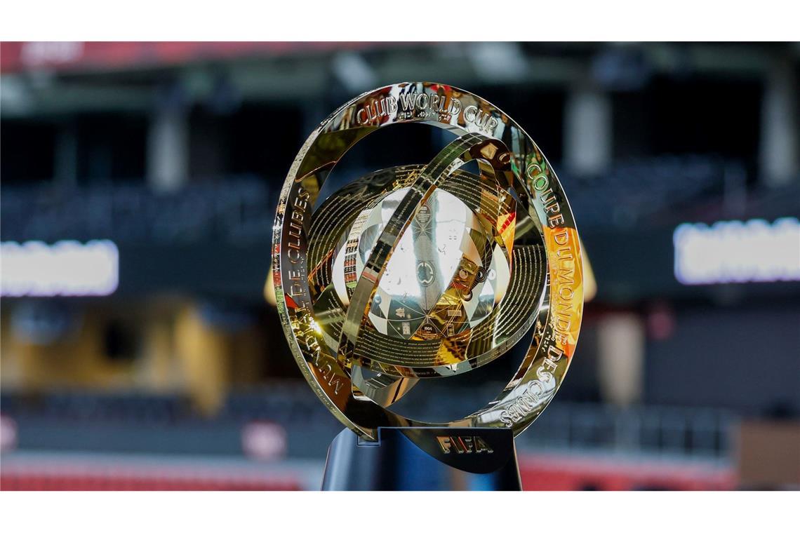 Bayern im Disneyland: WM aber kein Micky-Maus-Turnier Um diese Trophäe geht's bei der Club-WM.