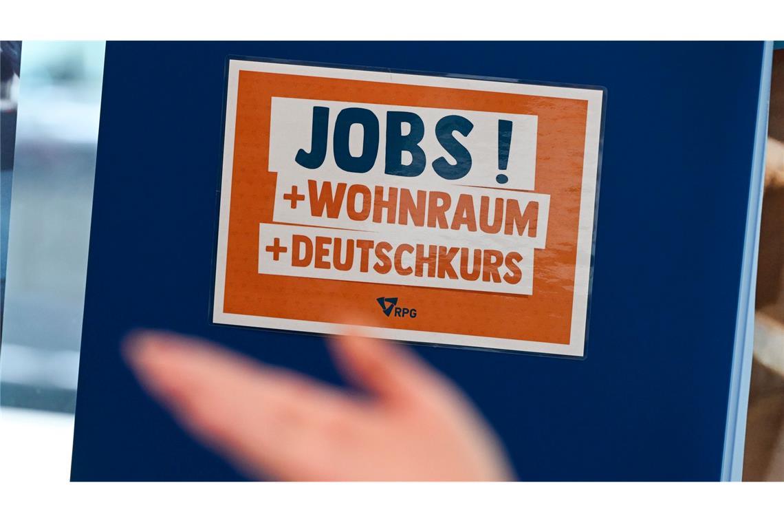 Studie: Arbeitsmarkt lange auf viel Zuwanderung angewiesen Um mehr Zuwanderer für den Arbeitsmarkt zu gewinnen, müssten Experten zufolge Hürden abgebaut werden (Symbolbild).