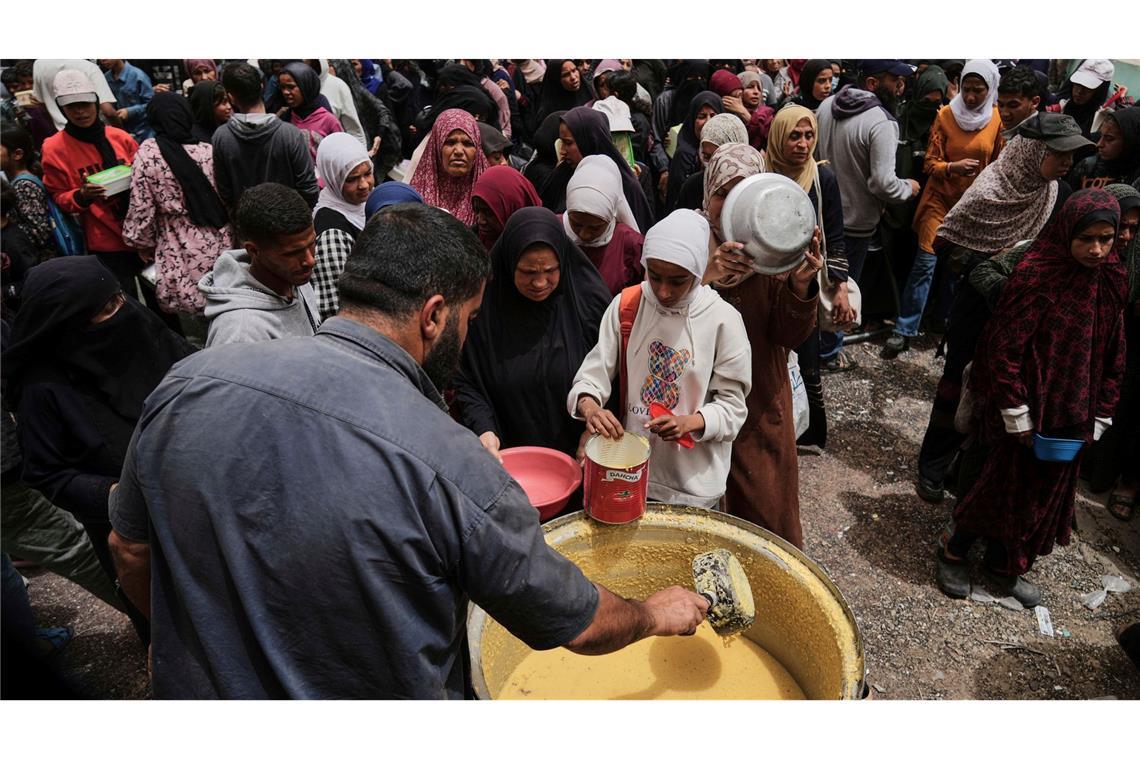 Israel will Blockade für Hilfsgüter nach Gaza aufheben Um zu überleben, sind die Menschen im Gazastreifen auf Hilfe von außen angewiesen. (Archivbild)
