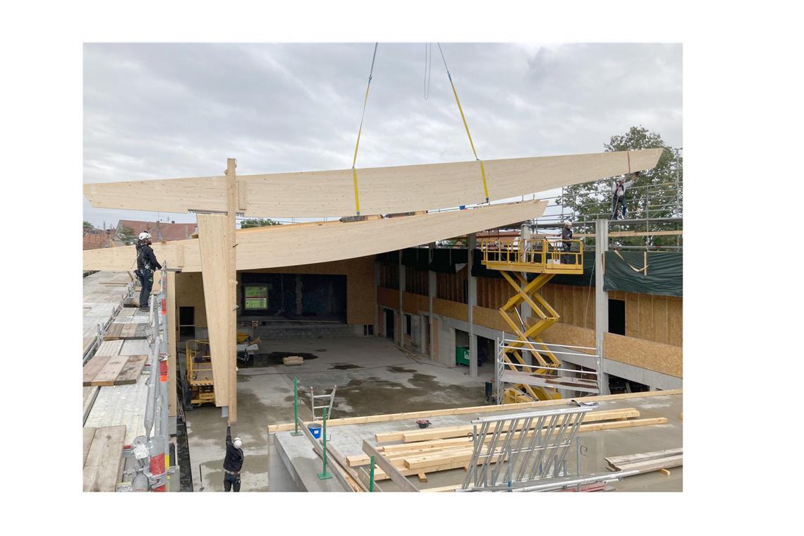 Umbau der Mehrzweckhalle Ingerkingen  mit neuem Holztragwerk.