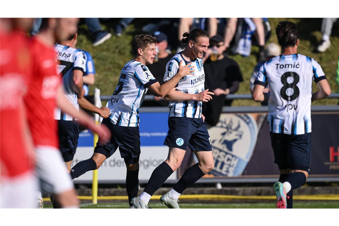 Viererpack in Holzhausen – Marlon Faß schießt die Blauen ins Endspiel