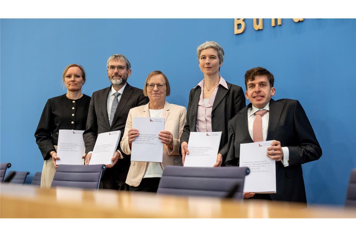 Umweltminister Schneider versprach, dass er die Warnungen des Expertenrates (im Foto) ernst nehme und prüfen lassen werde.