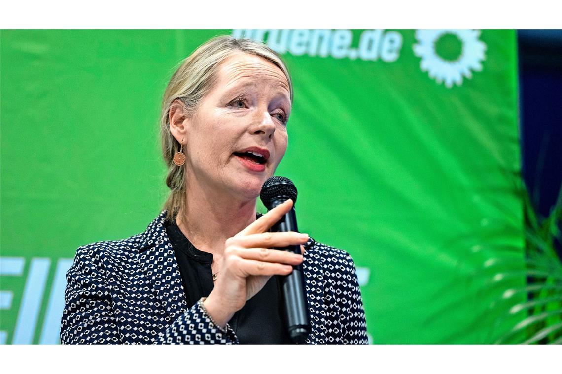 Grünen-Minister legen zusätzliche Klimaschutzmaßnahmen vor Umweltministerin Thekla Walker und Verkehrsminister Winfried Hermann reagieren mit zusätzlichen Maßnahmen zum Klimaschutz (Archvilbild).
