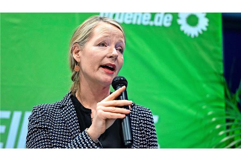 Umweltministerin Thekla Walker und Verkehrsminister Winfried Hermann reagieren mit zusätzlichen Maßnahmen zum Klimaschutz (Archvilbild).
