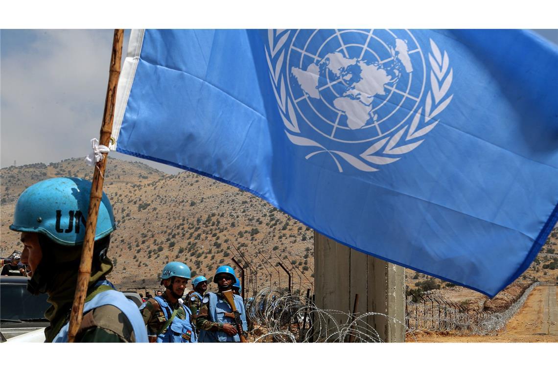 USA blockieren erneut Resolution für Waffenruhe in Gaza UN-Friedenstruppen des indischen Kontingents sichern die libanesische Grenze zu Israel. (Archivbild)