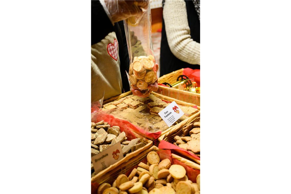 6 Tipps für einen Adventsausflug nach Straßburg Unbedingt mitbringen: Bredele, elsässische Weihnachtsplätzchen für den Weihnachtsteller zuhause.