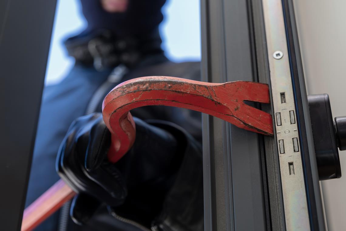 Unbekannte verschaffen sich Zutritt zu einem Haus in Kleinaspach. Symbolfoto: Rawf8/Stock.adobe.com