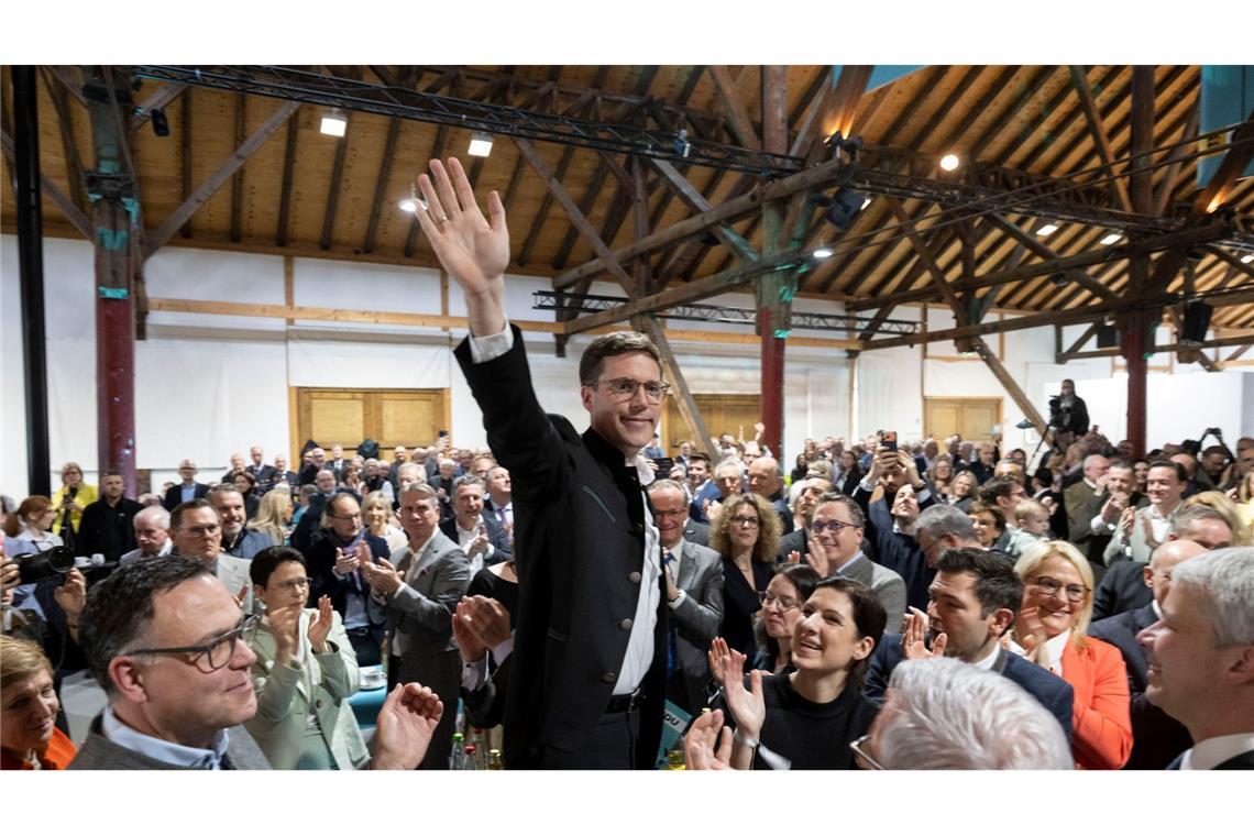 Unermüdlich tourte Hagel im Wahlkampf durch Festzelte wie Betriebshallen. (Archivbild)