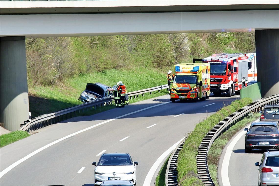 Zwei Leichtverletzte bei Unfall auf B14
