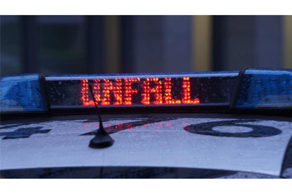 Unfall mit Polizeiauto in Berlin (Symbolbild)