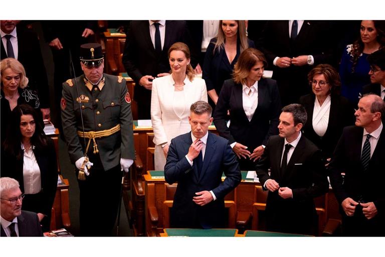 Ungarns Parlament hat den bürgerlichen Politiker Peter Magyar zum neuen Ministerpräsidenten gewählt.