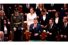 Ungarns Parlament hat den bürgerlichen Politiker Peter Magyar zum neuen Ministerpräsidenten gewählt.