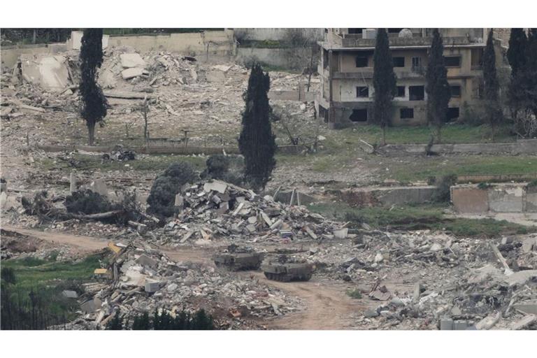 Ungeachtet einer  Waffenruhe sind bei neuen israelischen Angriffen im Süden des Libanon neun Menschen getötet worden (Archivfoto).