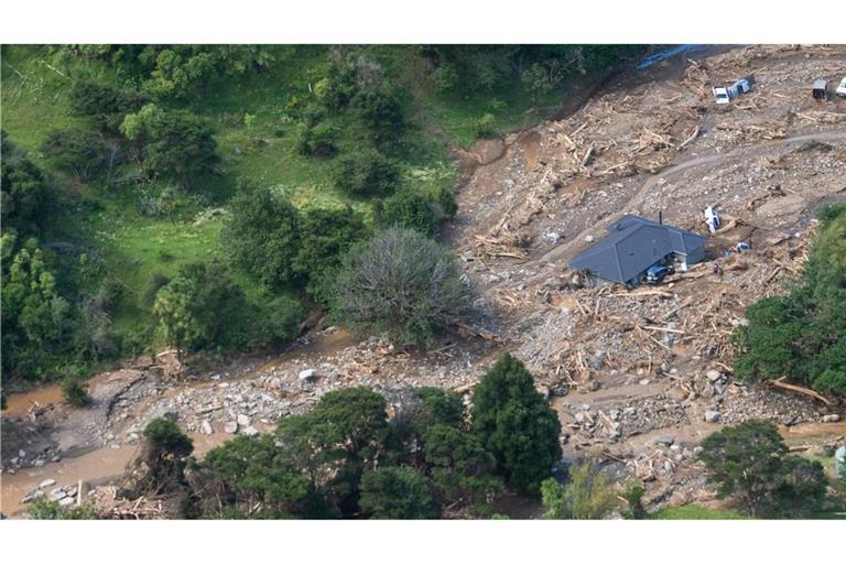 Unglück auf Campingplatz: Sechs Menschen wurden laut Polizeiangaben unter den Schlammmassen verschüttet.