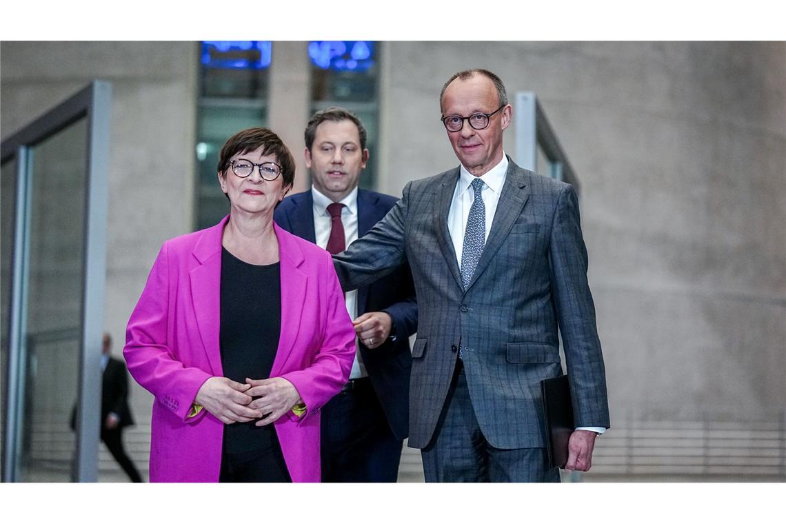 Union und SPD schnüren historisches Finanzpaket Union und SPD schnüren riesiges Finanzpaket.