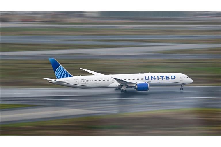 United Airlines muss die Gewinnprognose für dieses Jahr reduzieren. (Archivbild)