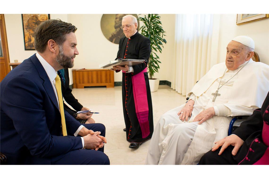 Papst spendet trotz Krankheit Segen Urbi et Orbi Unmittelbar vor dem Segen empfing der Papst US-Vizepräsident JD Vance.