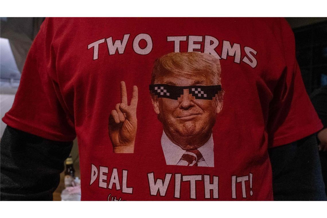 Chinesische Hersteller profitieren von Trump-Fanartikeln Unter anderem von Shirt-Verkäufen profitiert der chineische Markt nach dem Wahlsieg Trumps. (Symbolfoto)