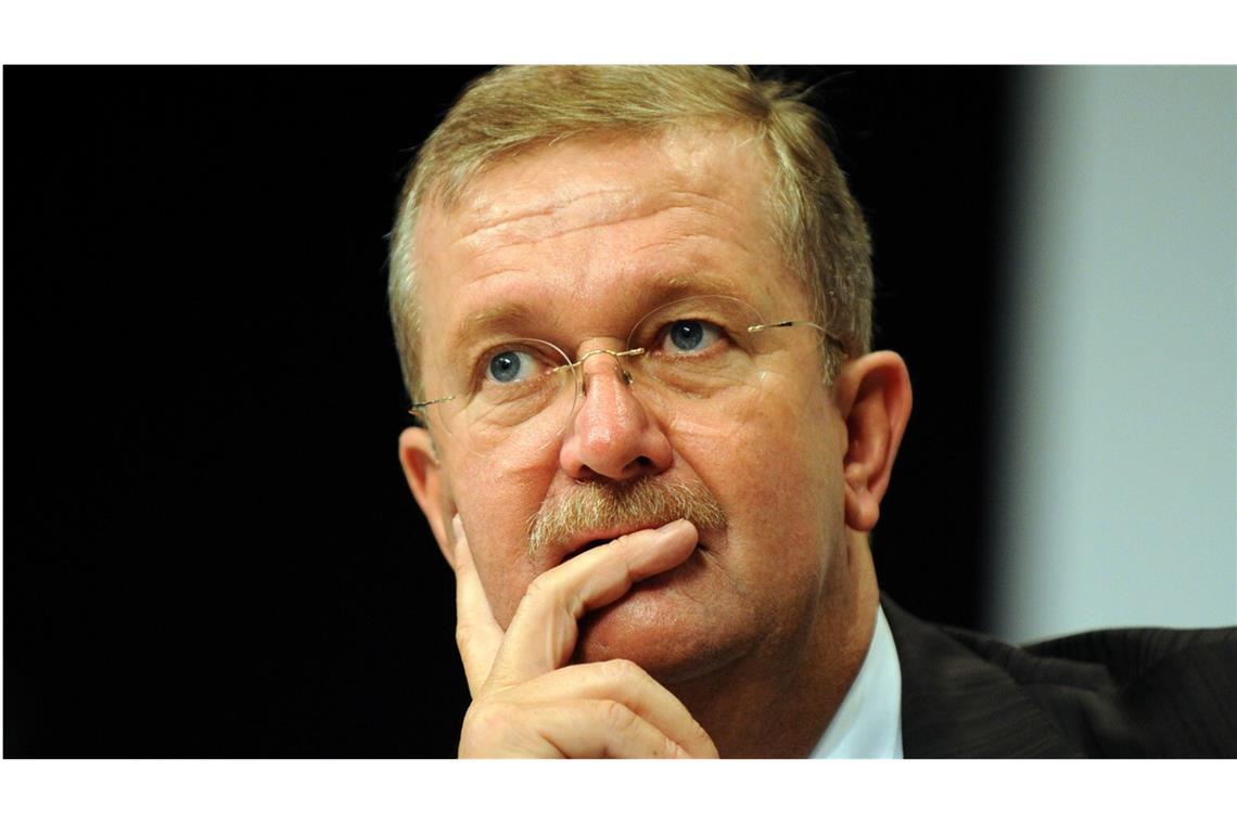 Unter dem Westfalen Wendelin Wiedeking, der im Oktober 1992 zum Vorstandschef berufen wird,  entwickelt sich   Porsche vom Konkurskandidaten zu einem der ertragreichsten Autokonzerne der Welt. Er krempelt die Fertigung mit Hilfe japanischer Berater um, führt die Erfolgsmodelle Boxster und Cayenne sowie den viertürigen Panamera ein. Nach dem misslungenen Versuch, den Volkswagen-Konzern zu übernehmen,  muss er im Juli 2009 den Posten räumen. Porsche wird zum Tochterunternehmen von VW, allerdings sichern sich die Familien Porsche und Piech über eine Holdinggesellschaft eine  Mehrheit der stimmberechtigten VW-Stammaktien.