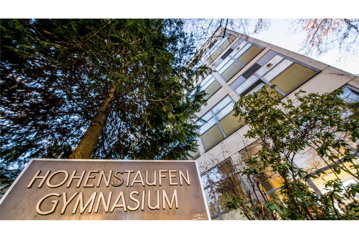 Einst Tabakscheune, bald Wohnpalast auf dem Lande Unter den kommunalen Vorhaben befinden sich beispielsweise 500 000 Euro für den zweiten Bauabschnitt bei der Sanierung des Hohenstaufen-Gymnasiums in Göppingen (Bild). 118 550 Euro wird für die Sanierung der Gutenbergschule in Karlsruhe hinzugegeben.