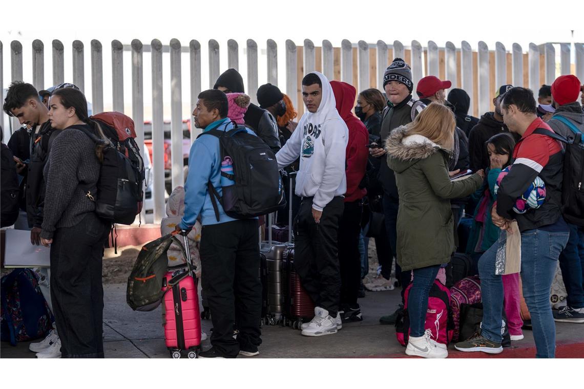 Trumps erste Abschiebungen und das Spiel mit der Angst Unter Migranten in den USA haben Trumps Ankündigungen große Angst ausgelöst. (Archivbild)