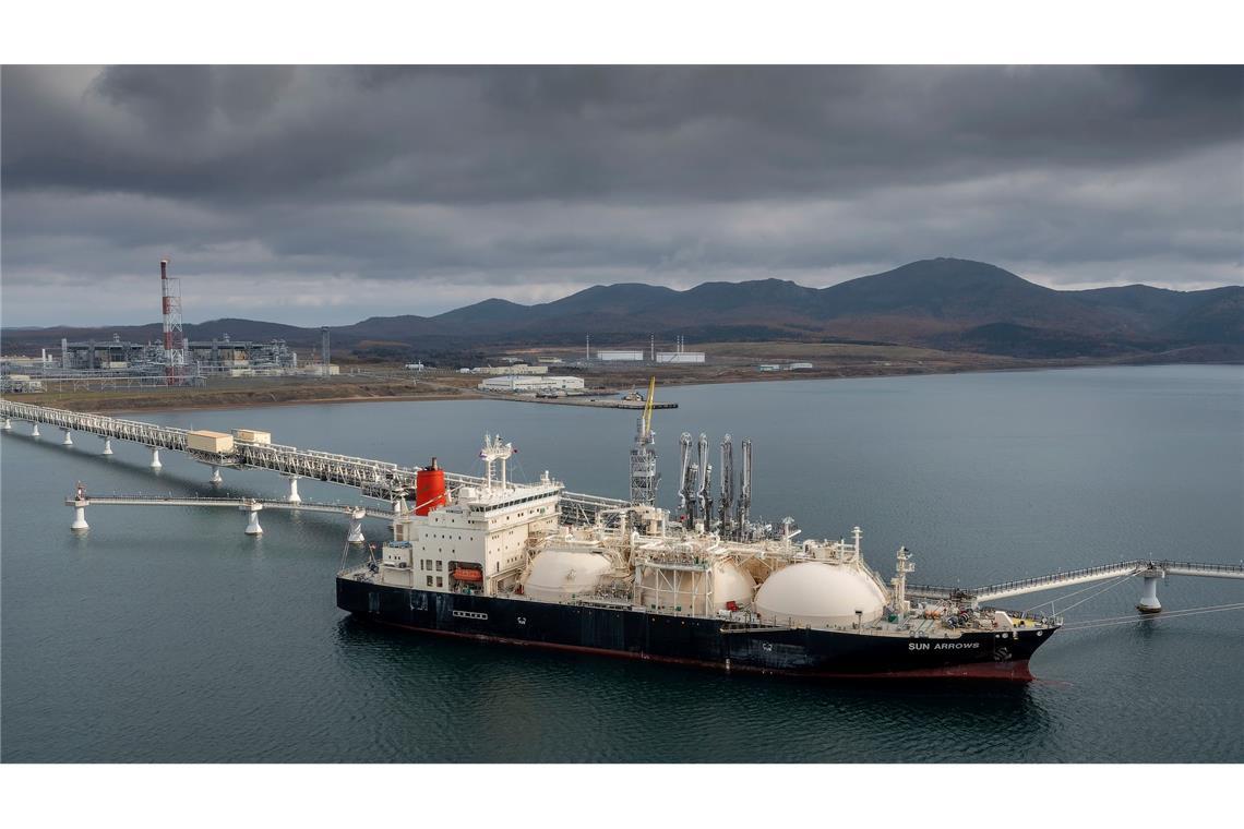 Studie: Gas-Export in EU beschert Putin Milliardeneinnahmen Unternehmen aus der EU importieren noch immer russisches LNG im Milliardenwert. (Archivbild)