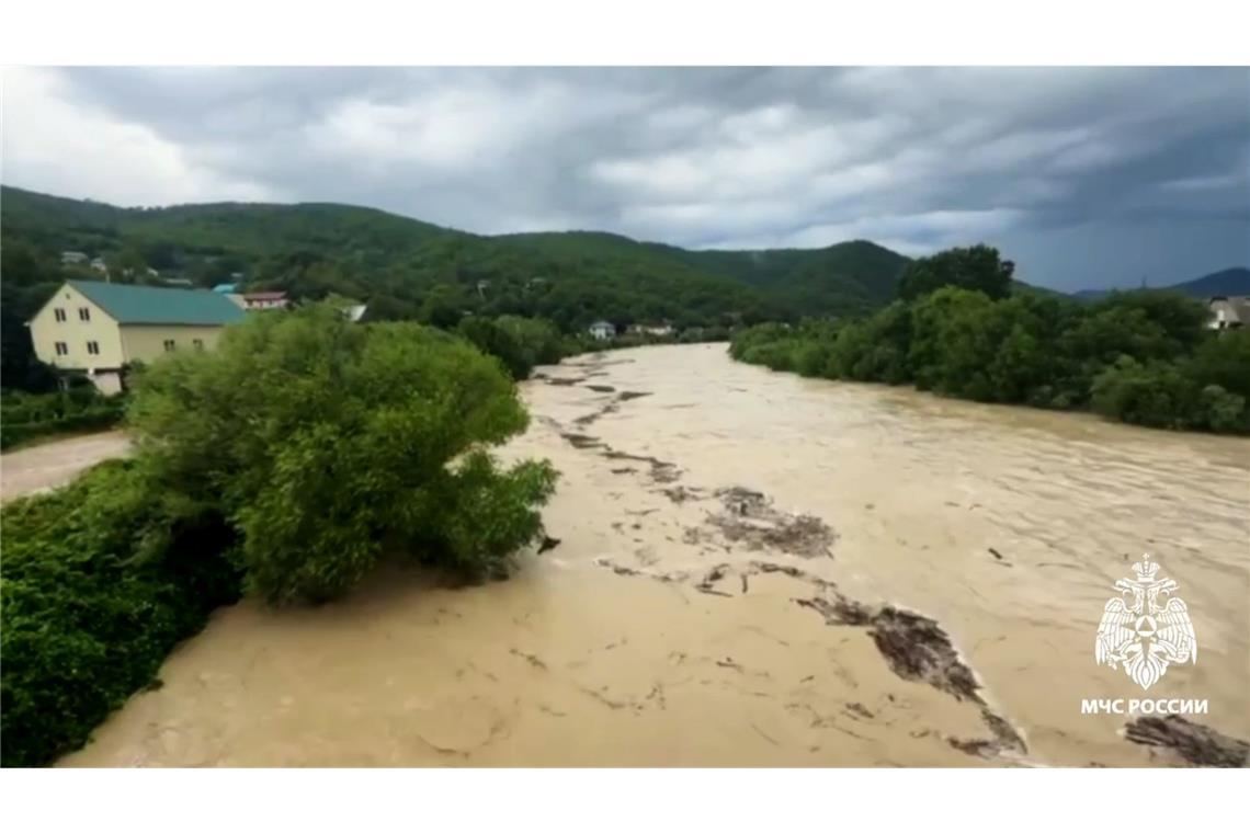 Überschwemmungen in beliebter russischer Urlaubsregion Unwetter haben im Kreis Tuapse in der Region Krasnodar zu Überschwemmungen geführt. (Handout)