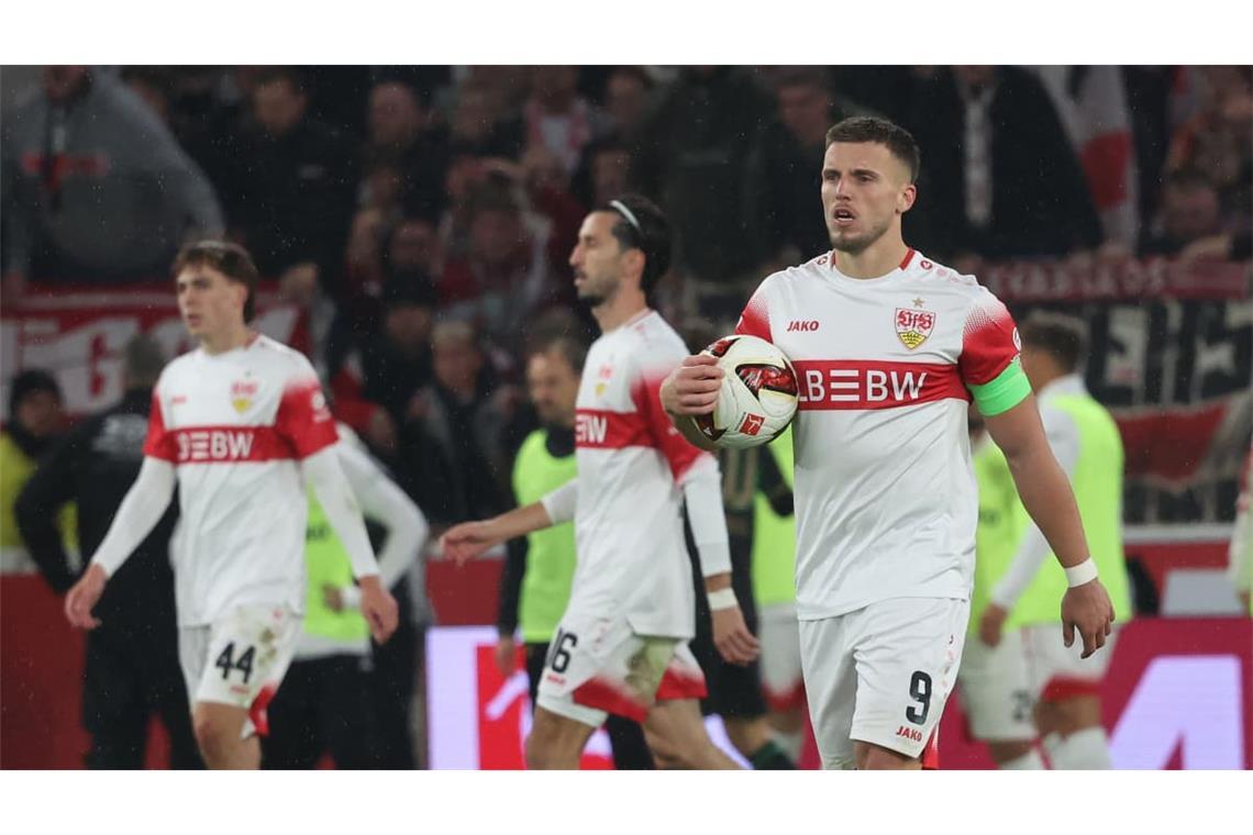 Unzufrieden: Ermedin Demirovic nach der Niederlage gegen Gladbach