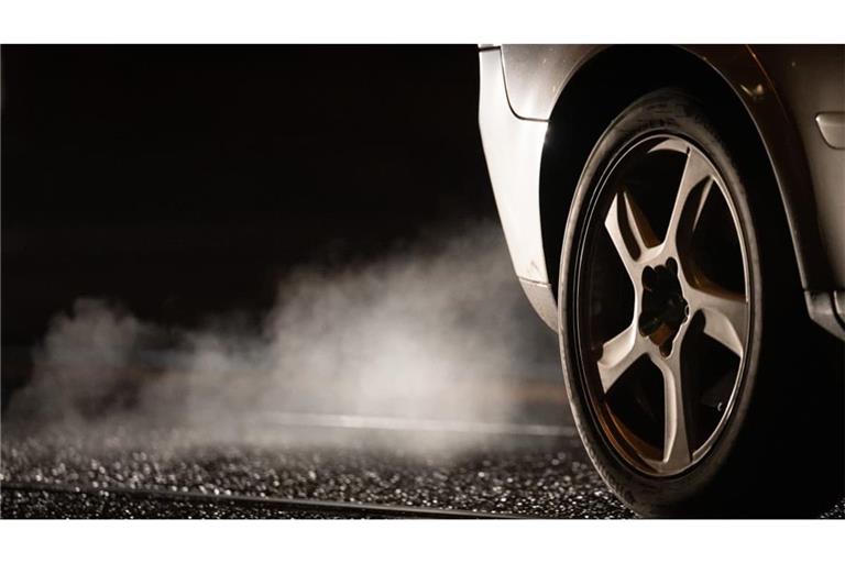 Ursprünglich war beschlossen worden: Neuwagen in der EU ab 2035 sollen im Betrieb kein klimaschädliches Kohlenstoffdioxid (CO2) mehr ausstoßen dürfen. Das soll sich ändern. (Symbolbild)
