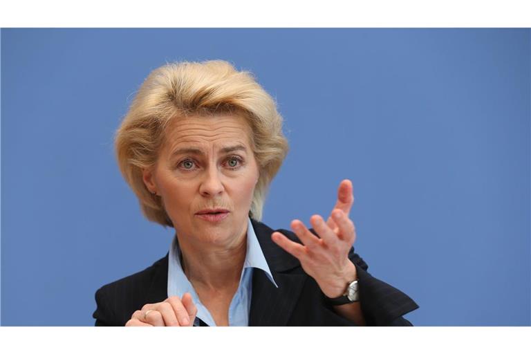 Ursula von der Leyen setzt weiter auf Gespräche mit den USA, nachdem Trump zuvor Zölle auf Autoimporte verkündet hatte. (Archivbild)