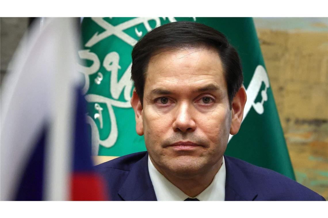 Rubio: EU wird bei Ukraine-Gesprächen „am Tisch sitzen müssen“ US-Außenminister Marco Rubio hat sich in Saudi-Arabien mit seinem russischen Amtskollegen Sergej Lawrow getroffen.