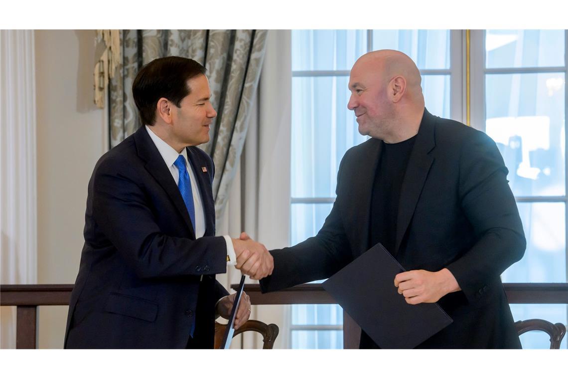 US-Außenminister Marco Rubio und UFC-Boss Dana White unterzeichnen eine Absichtserklärung für eine Partnerschaft.