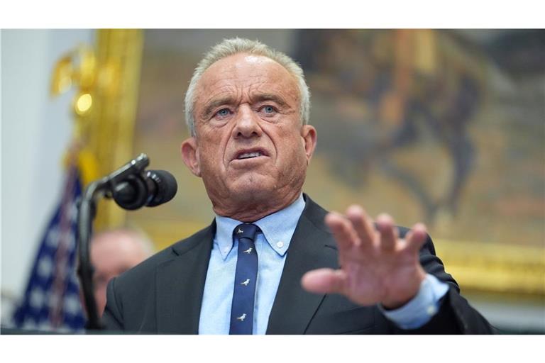 US-Gesundheitsminister Robert F. Kennedy forderte weniger Empfehlungen für Impfungen im Kindesalter – ein Gericht hat den Vorstoß nun gestoppt. (Archivbild)