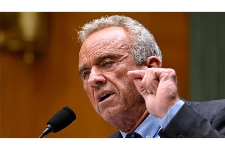 US-Gesundheitsminister Robert F. Kennedy Jr. streicht Geld für die Entwicklung von mRNA-Impfstoffen.