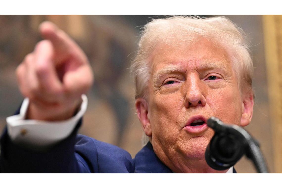 US-Regierung stuft Antifa als Terrorgruppe ein US-Präsident Donald Trump hat die Antifa-Bewegung in den USA als Terrororganisation eingestuft.