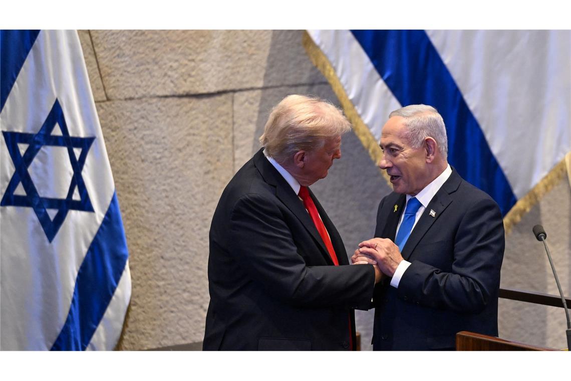 US-Präsident Donald Trump (links) und Israels Regierungschef Benjamin Netanjahu in der Knesset.