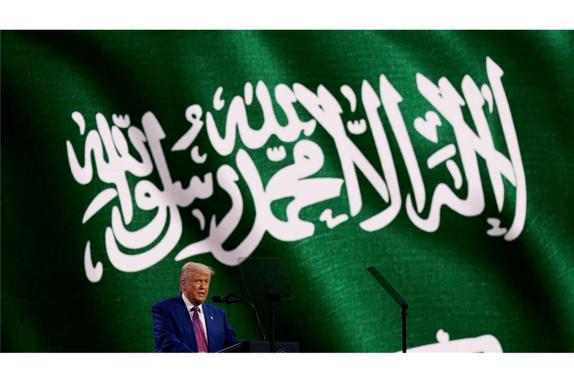 Bilder des Tages US-Präsident Donald Trump spricht auf dem Saudi-U.S. Investment Forum.