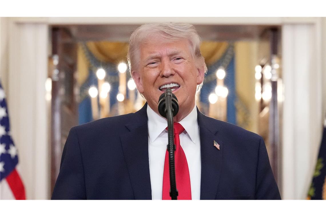 US-Präsident Donald Trump spricht von enormen Fortschritten im Krieg gegen den Iran. Teheran widerspricht den US-Erfolgsmeldungen.
