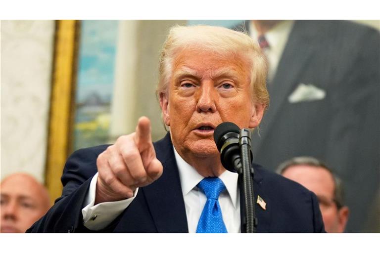 US-Präsident Donald Trump streut Zweifel daran, dass die Krebserkrankung seines Amtsvorgängers Joe Biden erst jetzt bekannt wurde.
