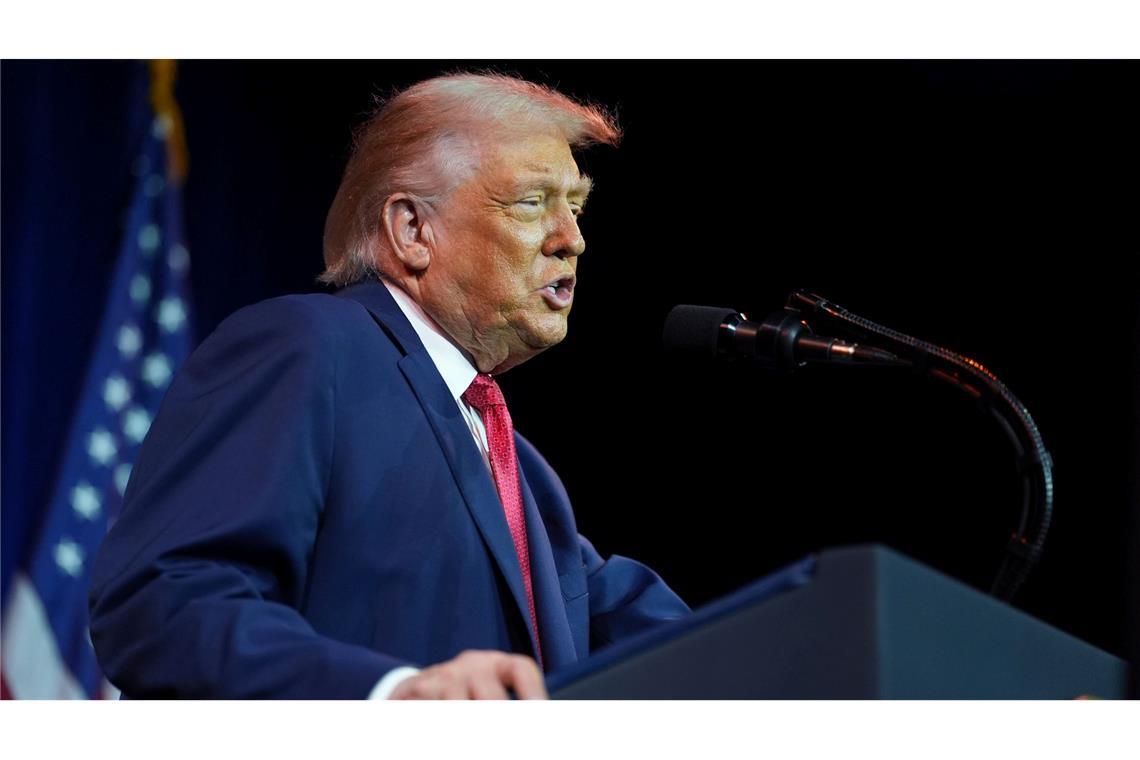 US-Präsident Donald Trump will US-Rüstungs- und Verteidigungsunternehmen erstmal keine Dividendenausschüttungen und Aktienrückkäufe erlauben. (Archivfoto)